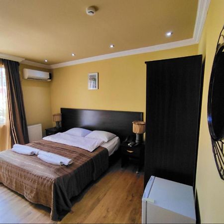 Aparthotel Old City Batumi Exterior photo