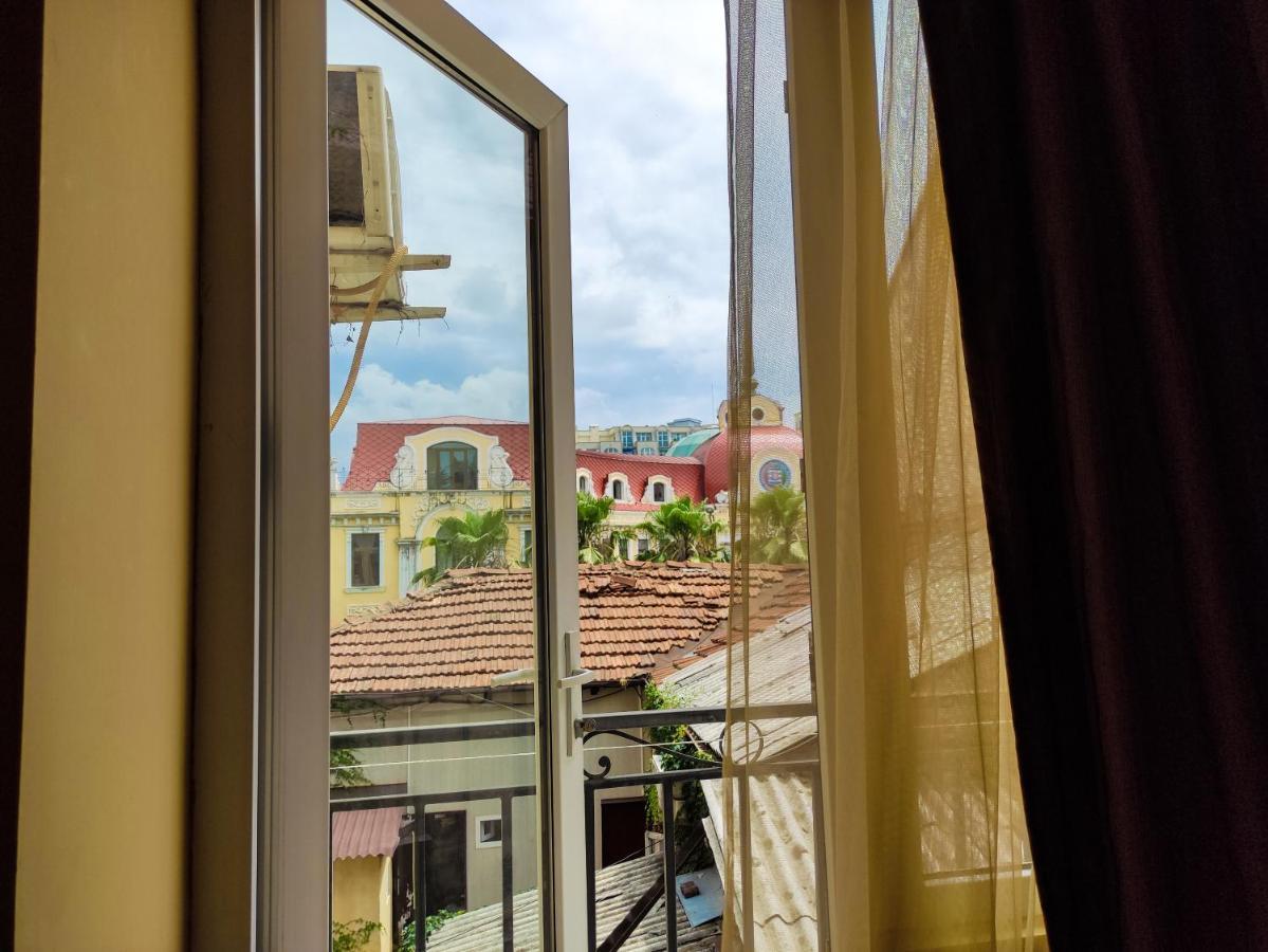 Aparthotel Old City Batumi Exterior photo