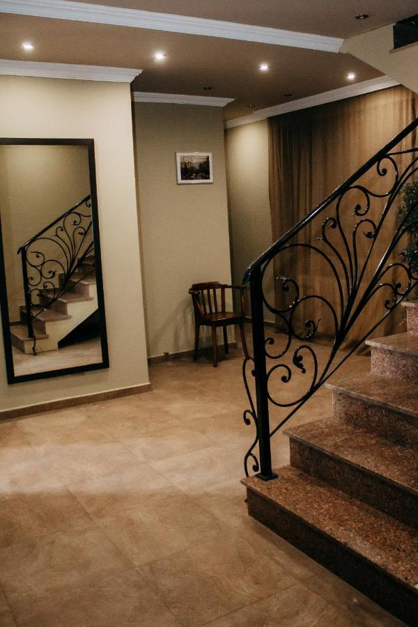 Aparthotel Old City Batumi Exterior photo